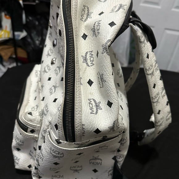 MCM BOOK BAG WHITE AND BLACK - Picture 6 of 6
